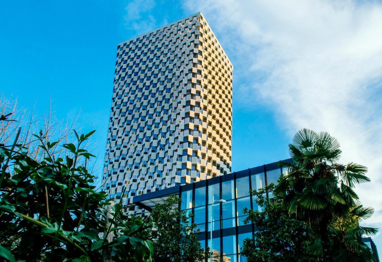 Maritim Hotel Plaza Tirana Esterno foto The hotel in 2019