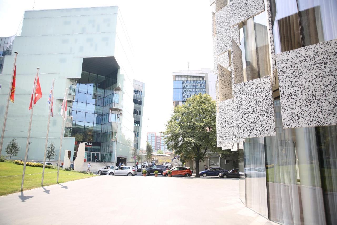 Maritim Hotel Plaza Tirana Esterno foto The campus of the University of Novi Sad