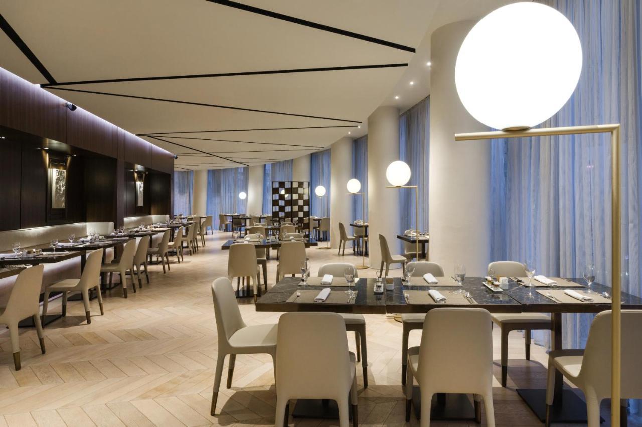 Maritim Hotel Plaza Tirana Esterno foto Restaurant