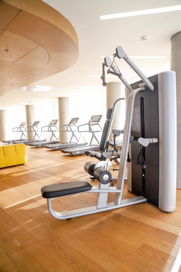 Maritim Hotel Plaza Tirana Esterno foto A gym