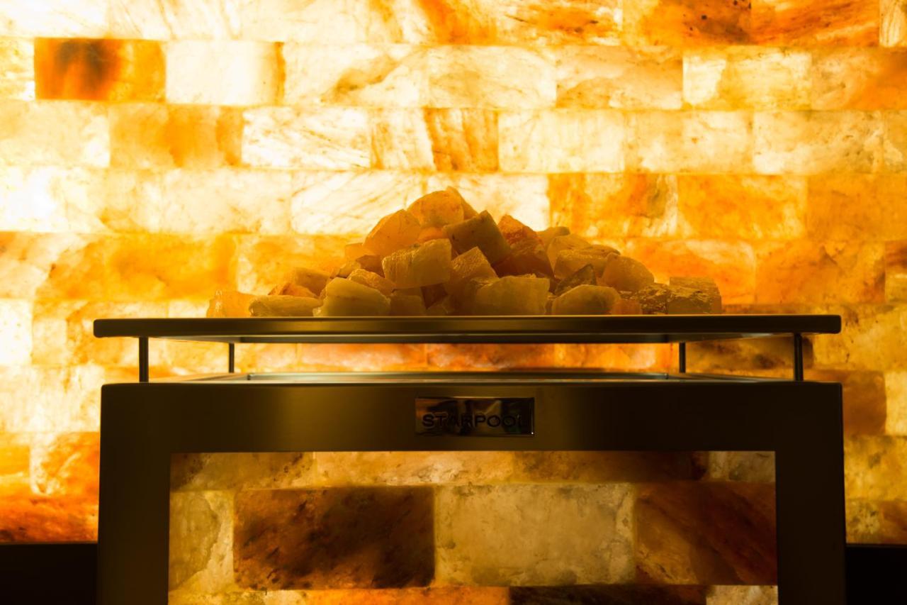 Maritim Hotel Plaza Tirana Esterno foto Salt sauna