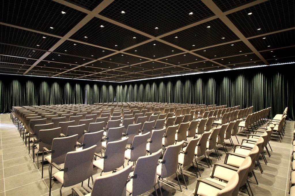Maritim Hotel Plaza Tirana Esterno foto The European Economic and Social Committee