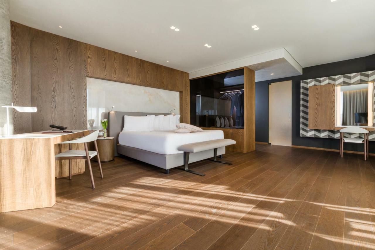 Maritim Hotel Plaza Tirana Esterno foto Suite