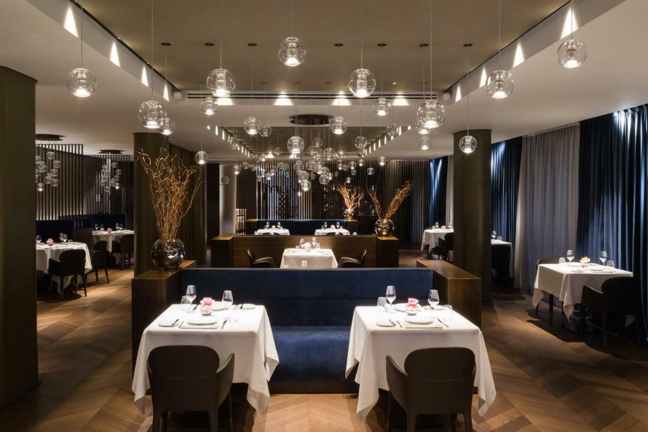 Maritim Hotel Plaza Tirana Esterno foto Restaurant Langan's Hut